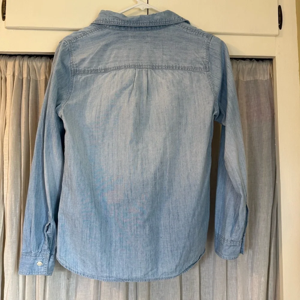 Gap half-button, 100% cotton chambray long sleeve shirt - Picture 2 of 5
